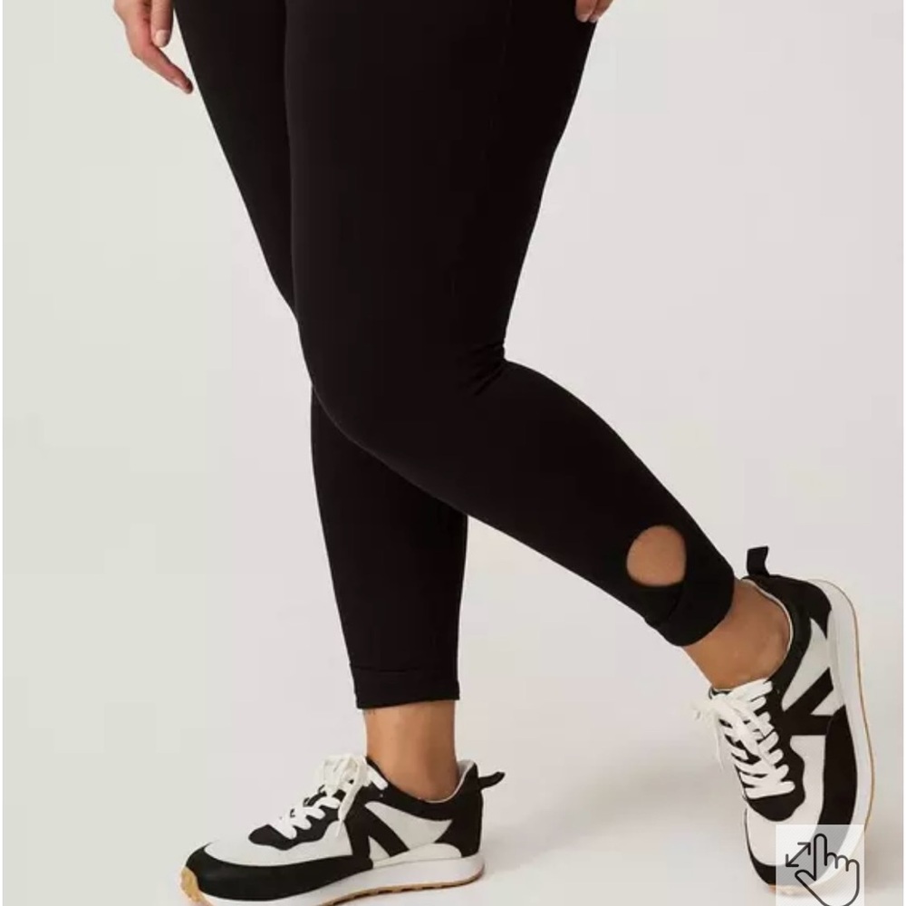Torrid Crop Signature Keyhole Legging